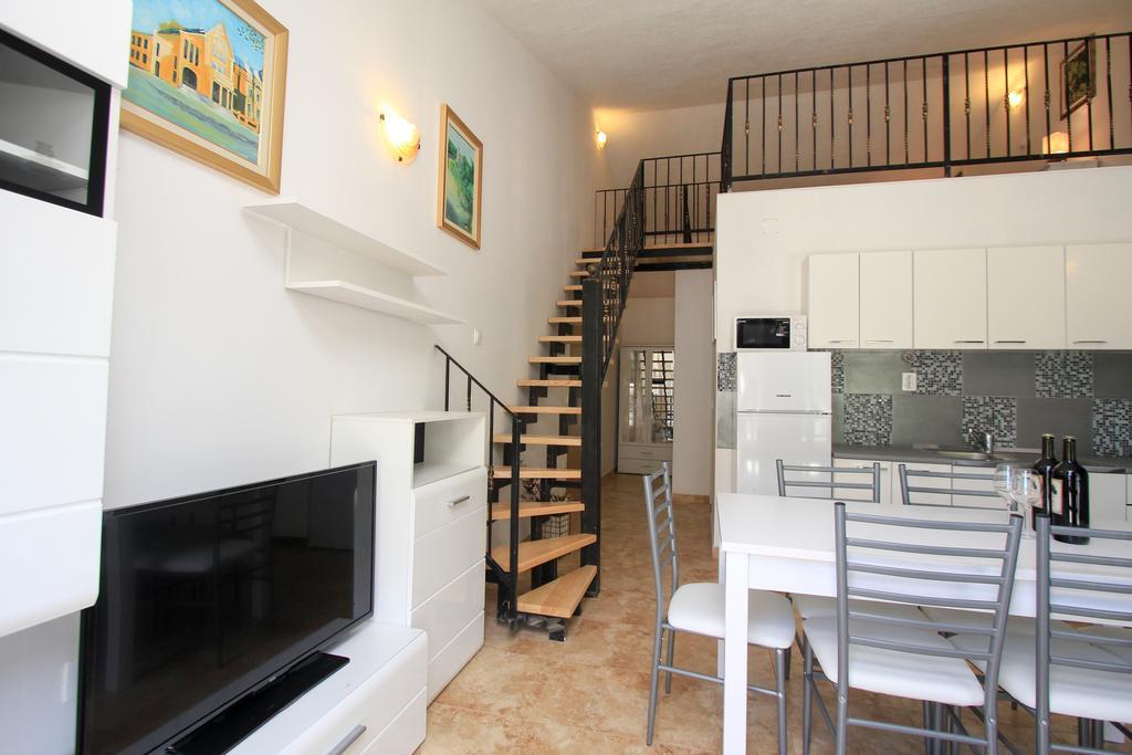 Robinson Bella Appartement Bogomolje Buitenkant foto