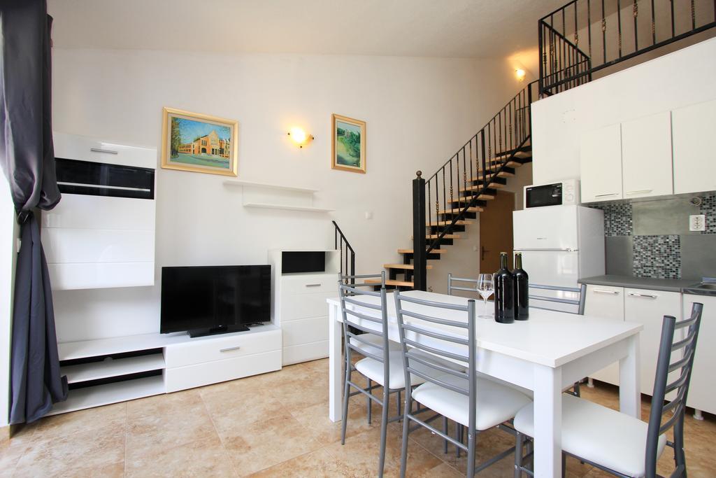 Robinson Bella Appartement Bogomolje Buitenkant foto