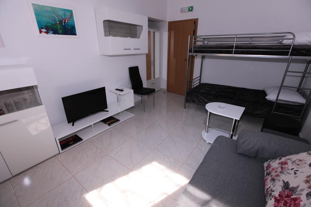 Robinson Bella Appartement Bogomolje Buitenkant foto