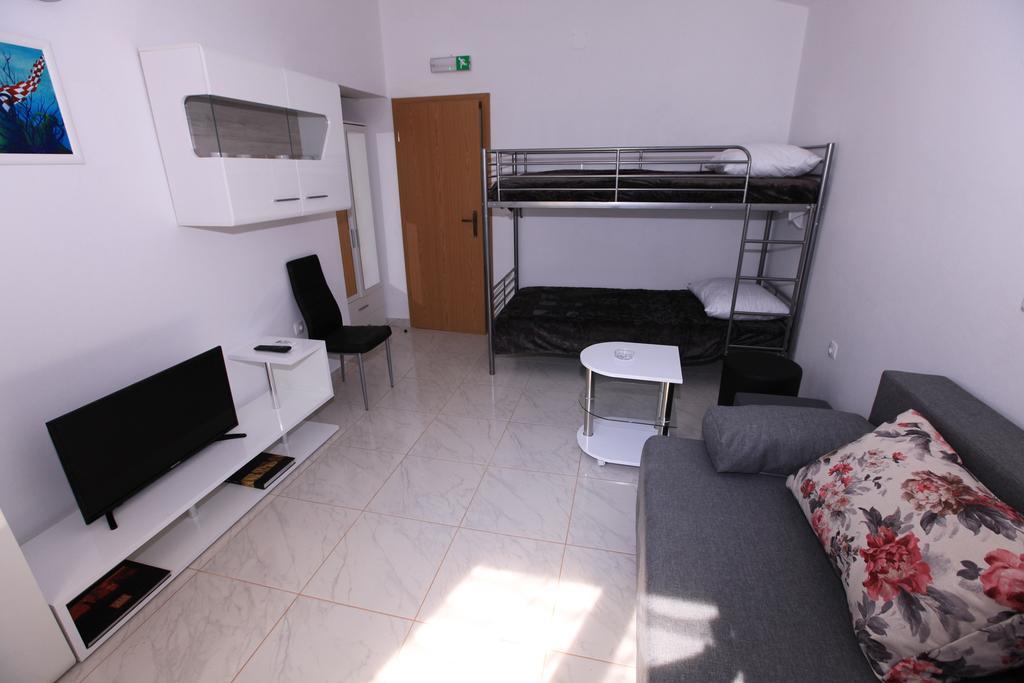 Robinson Bella Appartement Bogomolje Buitenkant foto