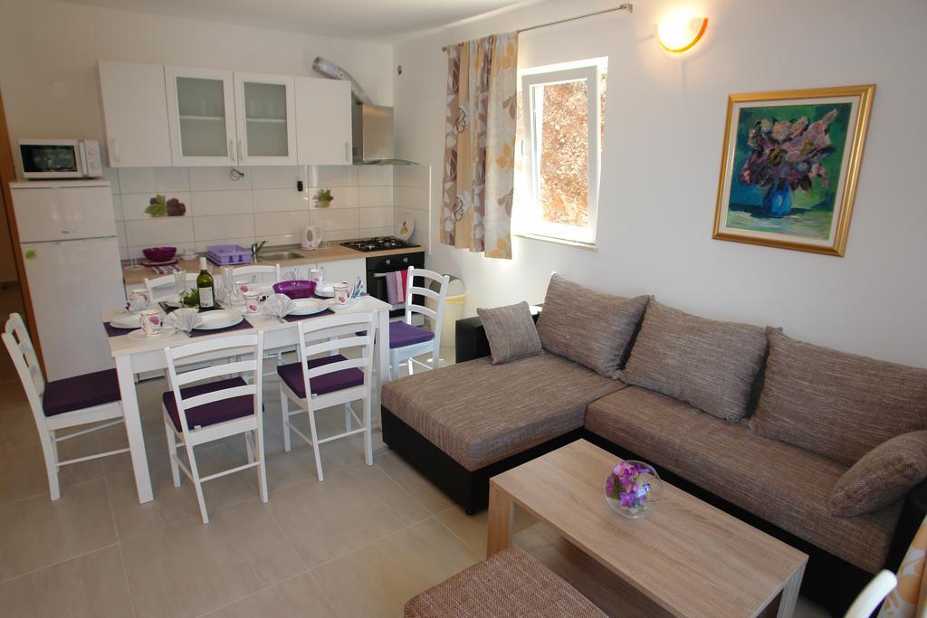 Robinson Bella Appartement Bogomolje Buitenkant foto